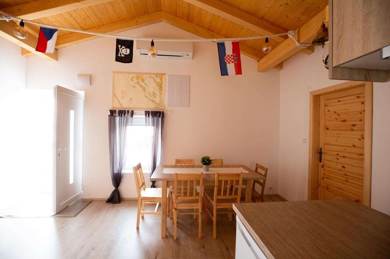 Kuca Nerezinka Apartment Нерезине Екстериор снимка